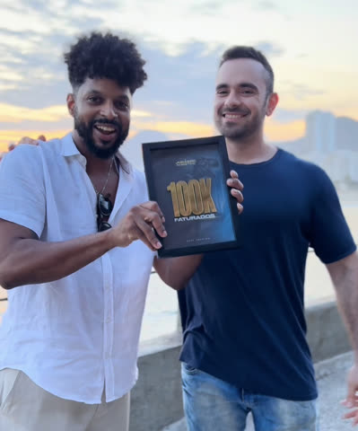 Clientes da Jurassic com placa de R$ 100 mil faturados