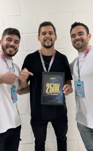Cliente da Jurassic com placa de R$ 250 mil faturados