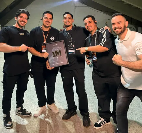 Cliente da Jurassic com a placa de R$ 1 milhão faturado