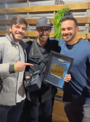 Cliente da Jurassic com placa de faturamento